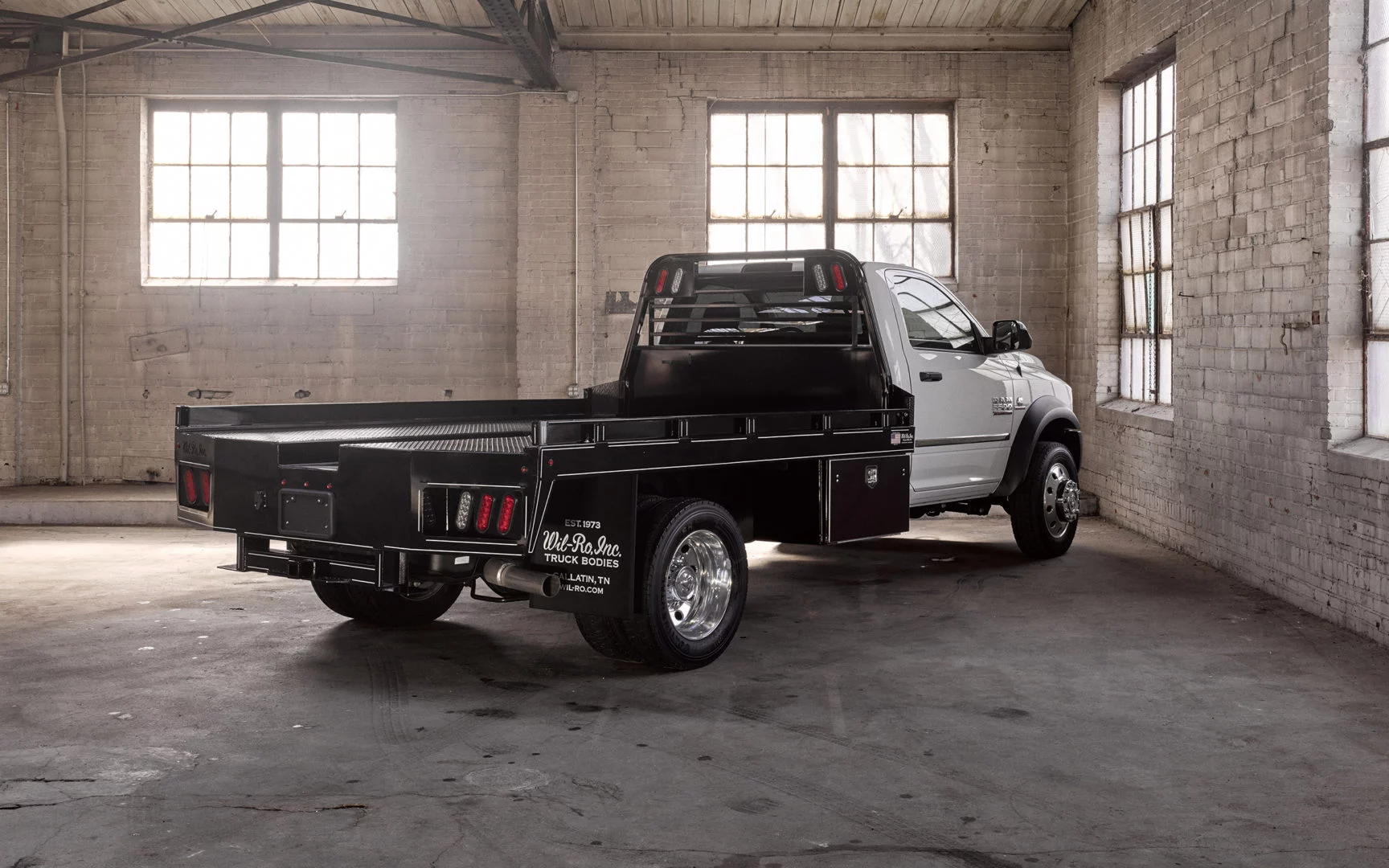 Series_Grid_2400-1500_Freedom_Flatbed